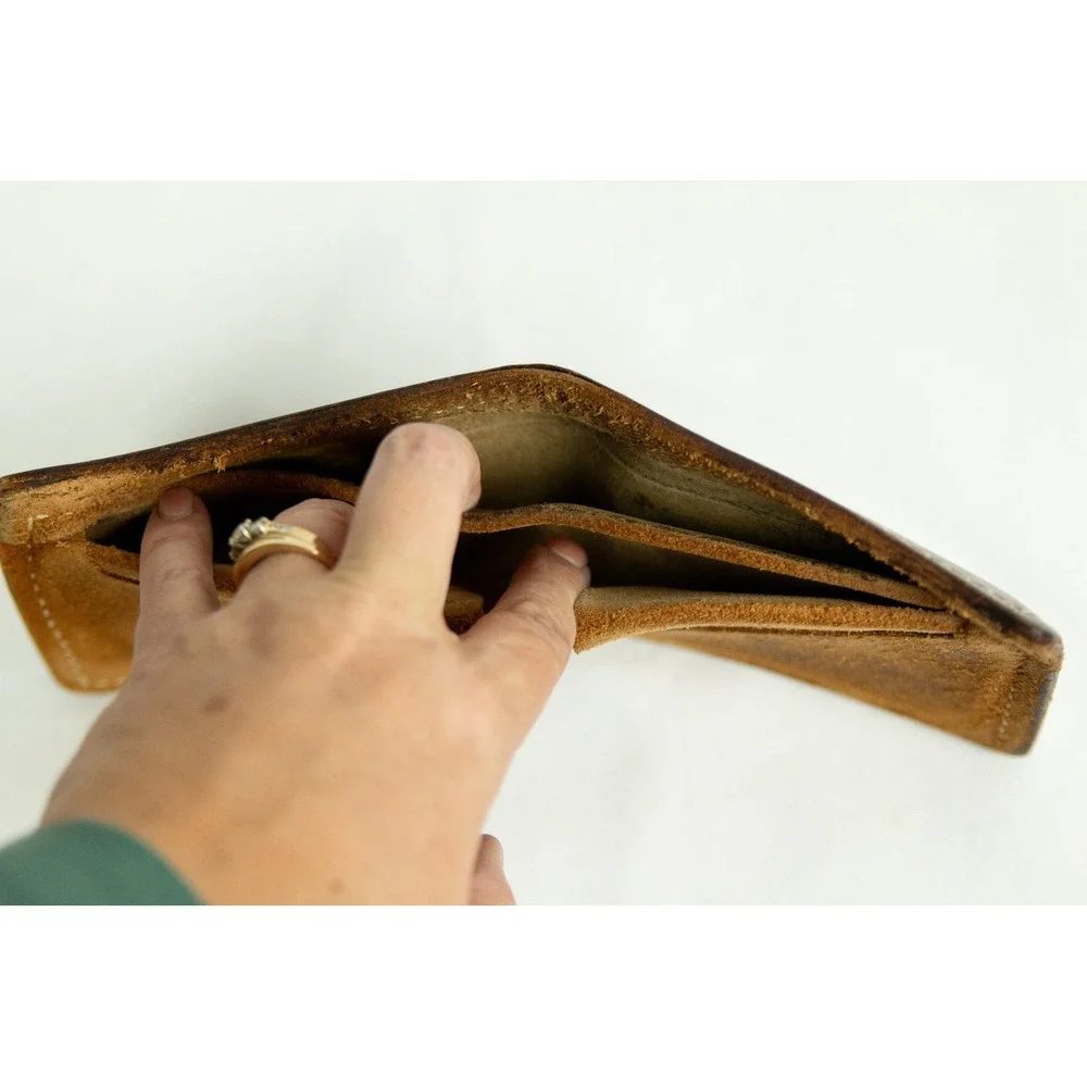 Vintage Distressed Brown Leather Bifold Wallet Contrast Stitch Minimalist Carry